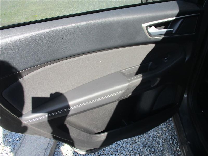 Ford S-MAX 2,0 TDCi, NAVI,serviska,tažné, - fotka 18 z 49