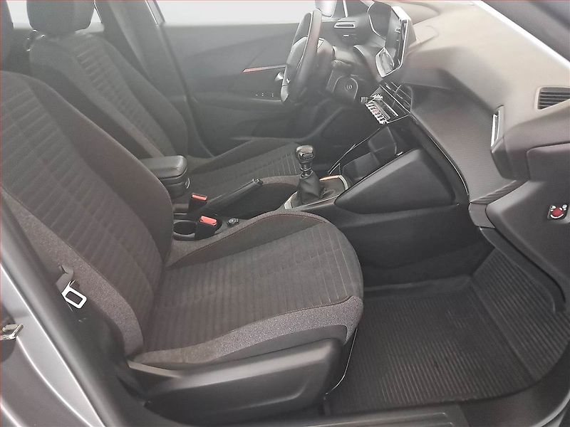 Peugeot 2008 (2021) 1.2 PureTech, Serv.kniha - fotka 9 z 23