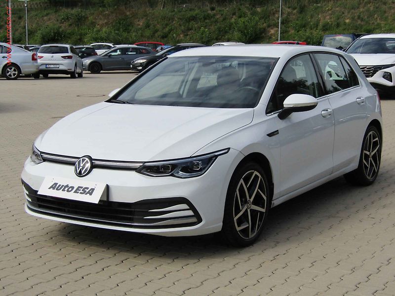 Volkswagen Golf (2022) 1.5TSi, 1.maj,ČR, LED, navi - fotka 3 z 17