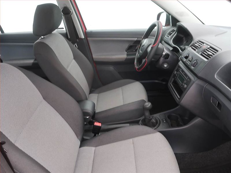 Škoda Fabia (2012) 1.4 16V, Serv.kniha - fotka 9 z 15