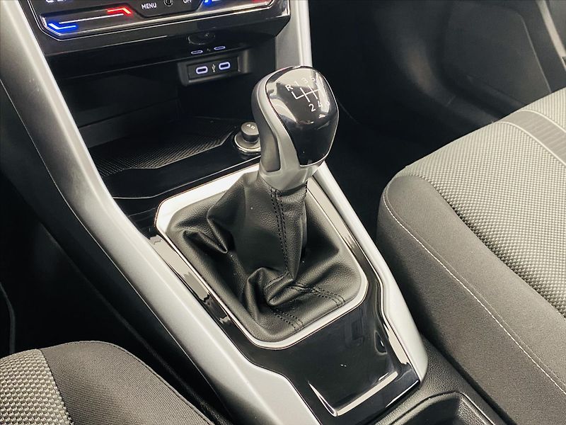 Volkswagen T-Roc 1,0 TSI 81kW Life - fotka 18 z 24