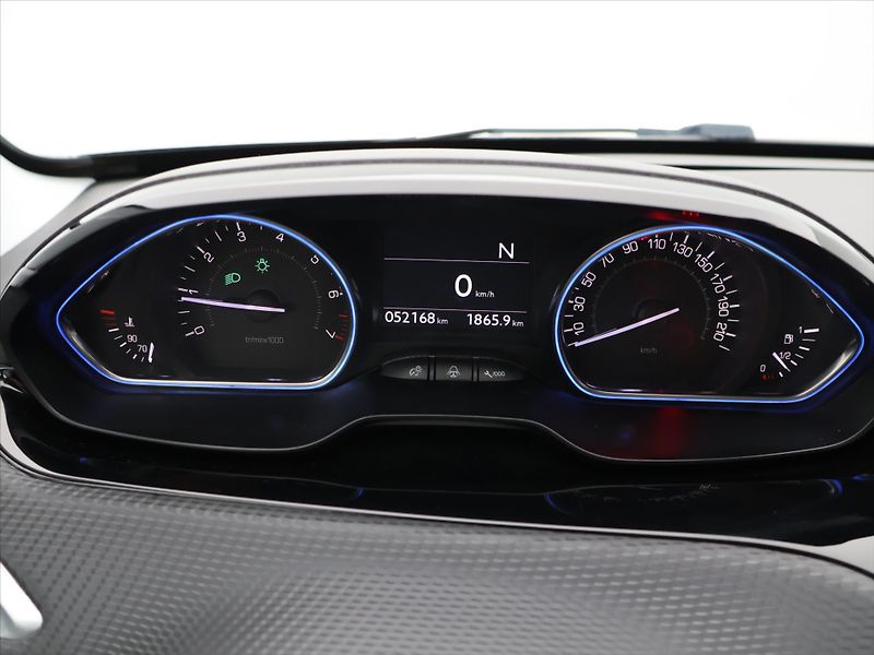 Peugeot 2008 1,2 VTi 60kW AT,Navi - fotka 16 z 32