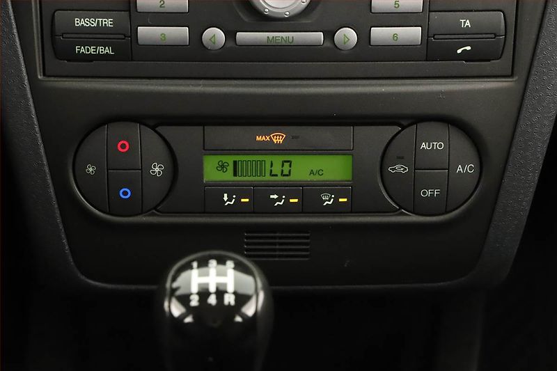 Ford Fusion (2007) 1.4, po STK, slušný stav - fotka 13 z 14