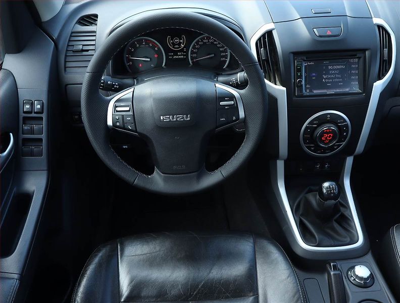 Isuzu D-Max (2017) 1.9 D, 4X4, Kůže, Navi - fotka 7 z 24
