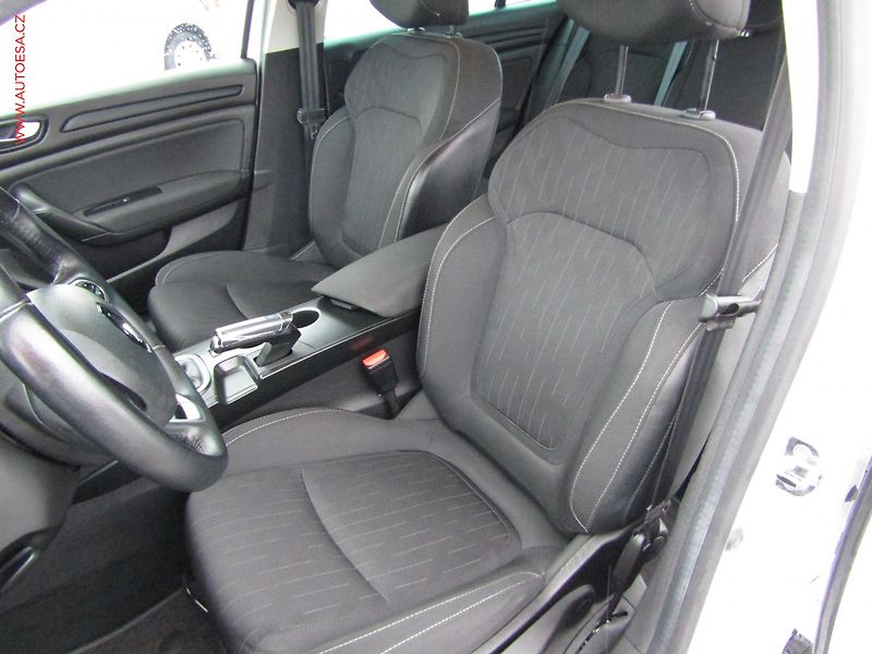Renault Mégane (2019) 1.3 TCe, ČR - fotka 9 z 20