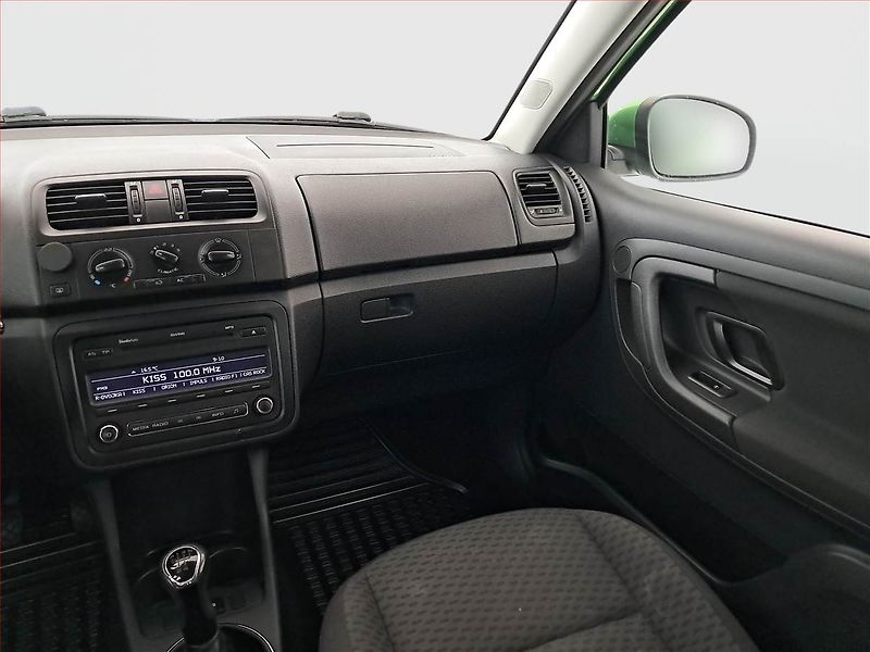 Škoda Fabia (2011) Ambition 1.2 TSI - fotka 8 z 16