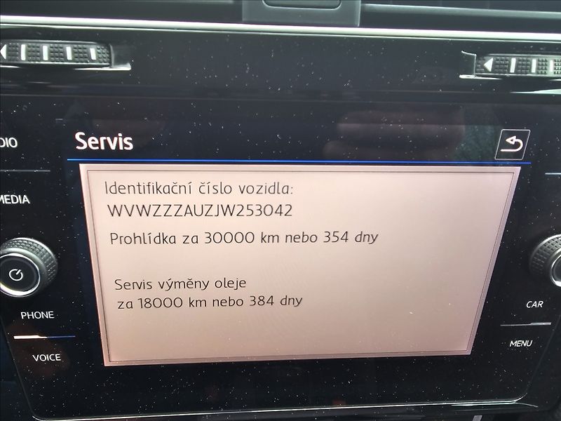 Volkswagen Golf VII 1,4TSi R-Line NAVI ALU - fotka 19 z 43