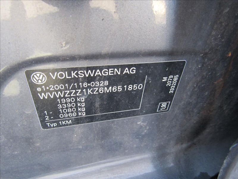 Volkswagen Jetta 2,0 TDi 103kW - fotka 24 z 24