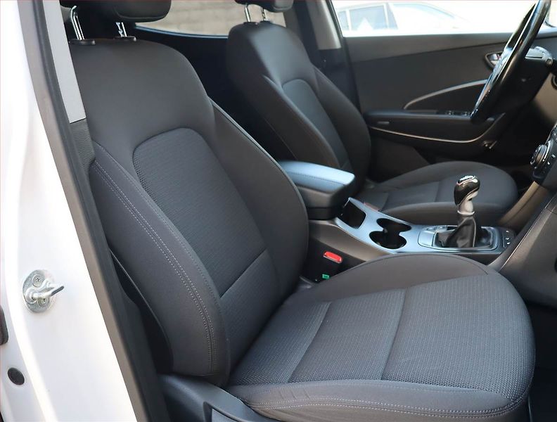 Hyundai Santa Fe (2015) 2.0 CRDi, 4X4, Tempomat - fotka 9 z 16