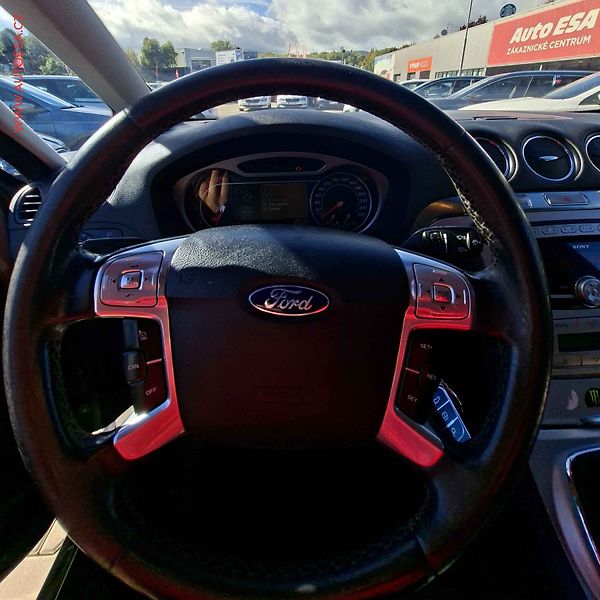 Ford S-MAX (2009) 2.2TDCi, ČR, AC, výhřev sed - fotka 13 z 19
