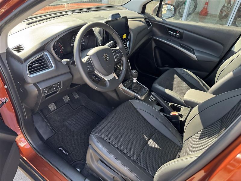 Suzuki S-Cross (2026) 1,4 Elegance AllGrip - fotka 4 z 6