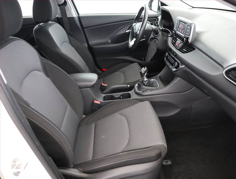 Hyundai i30 (2018) 1.0 T-GDI, Serv.kniha - fotka 7 z 14