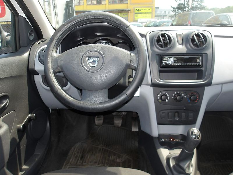 Dacia Sandero 1,2i ČR NAJ.66000km !!! - fotka 10 z 19