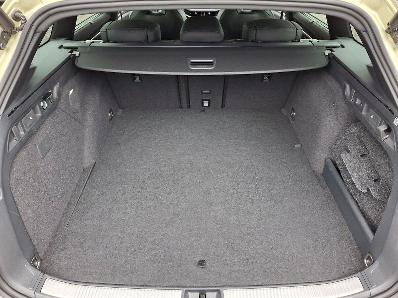 Škoda Superb (2025) Combi iV SportLine DSG 1,5TSi - fotka 8 z 35