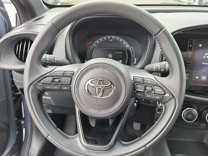 Toyota Ostatní 1,0 VVT-i Comfort - fotka 13 z 21