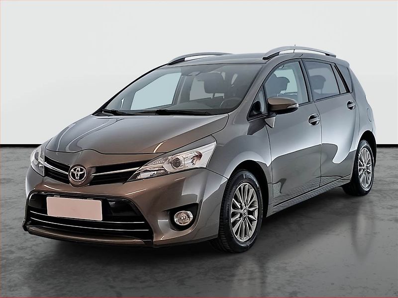 Toyota Verso (2016) 1.6 D-4D, Serv.kniha, Navi - fotka 2 z 20