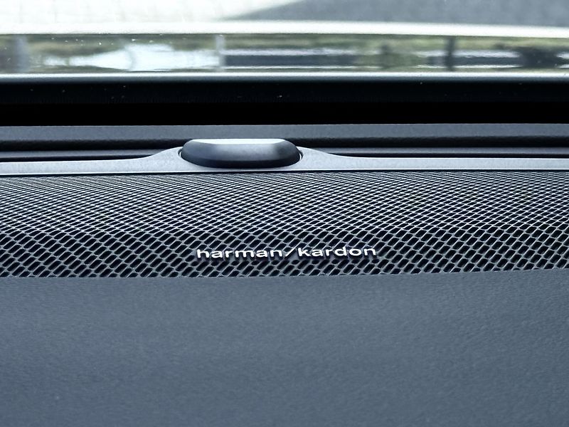 Volvo V90 T8 AWD ULTRA DARK + zimní kola - fotka 44 z 53