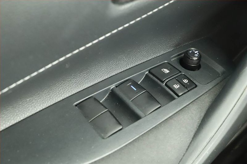 Toyota Corolla (2020) 1.8 Hybrid - fotka 15 z 15