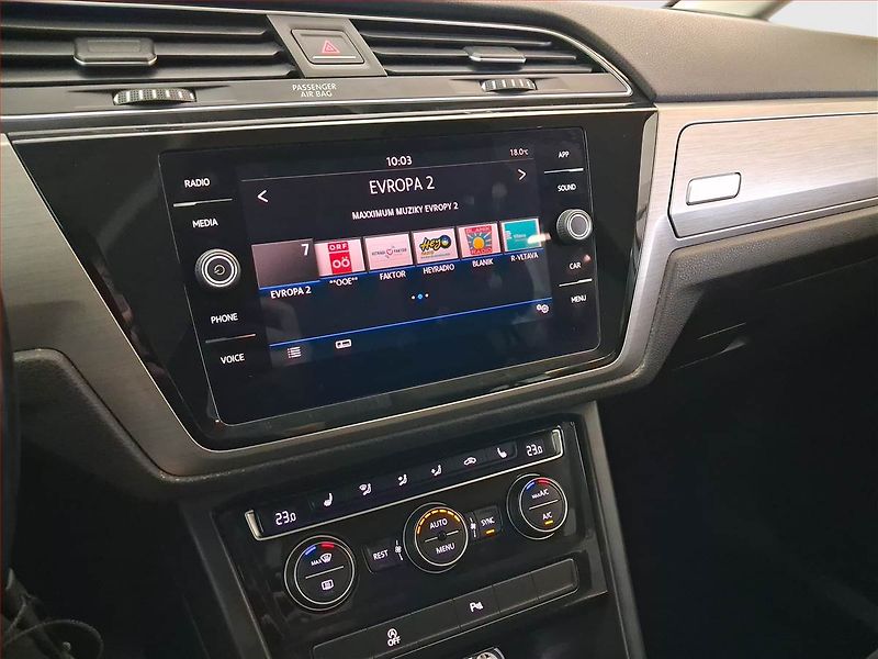 Volkswagen Touran (2018) Comfortline 2.0 TDI, ČR,1.maj - fotka 12 z 22