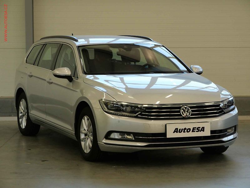 Volkswagen Passat (2019) 2.0TDi, navi, masáž - fotka 1 z 23