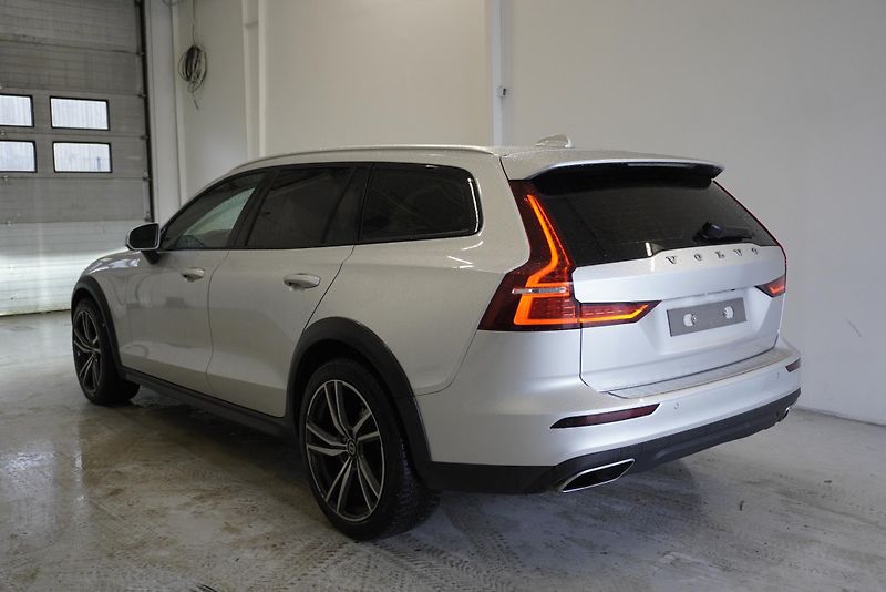 Volvo V60  CROSS COUNTRY D4 POLESTAR 4X4 - fotka 7 z 30