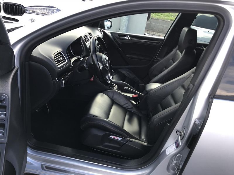 Volkswagen Golf 1,2 GTI - fotka 8 z 16