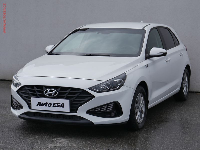 Hyundai i30 (2020) 1.5 DPi, ČR, Comfort, kamera - fotka 3 z 21