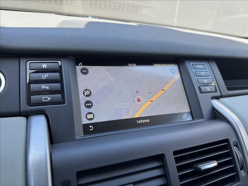 Land Rover Discovery Sport 2,0 TD4 150k SE AWD - fotka 21 z 34