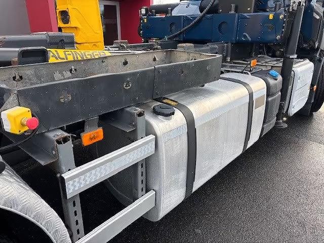 Volvo FM 430 6x2 nosič kontejner ruka - fotka 13 z 30