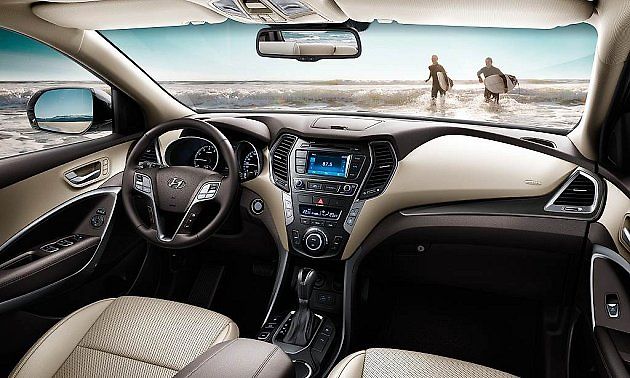Hyundai Grand Santa Fe.