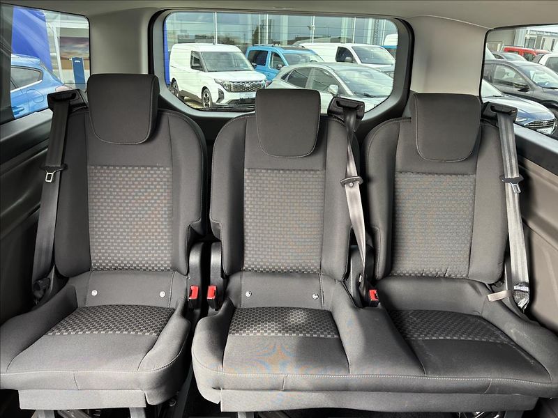 Ford Tourneo Custom 2,0 EcoBlue 125kW L2 - fotka 19 z 38