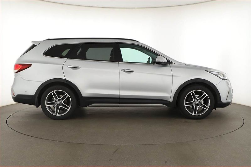Hyundai Santa Fe (2016) 2.2 CRDi Blue, 4X4, Automat - fotka 6 z 20