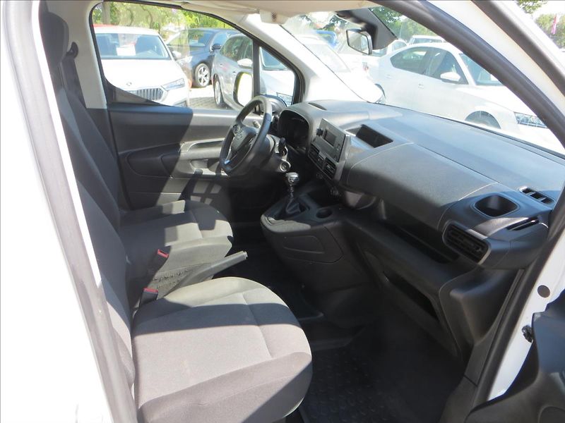 Opel Combo 1,5 CDTi 75 kW L1H1 Van Enjoy - fotka 11 z 19