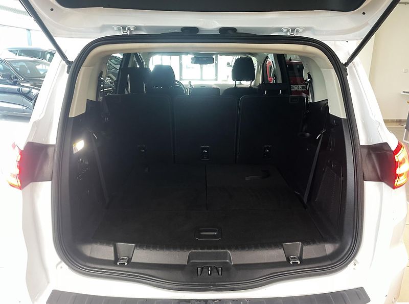 Ford S-MAX Titanium 2,0D 110kW 7 MÍST, ČR - fotka 8 z 28