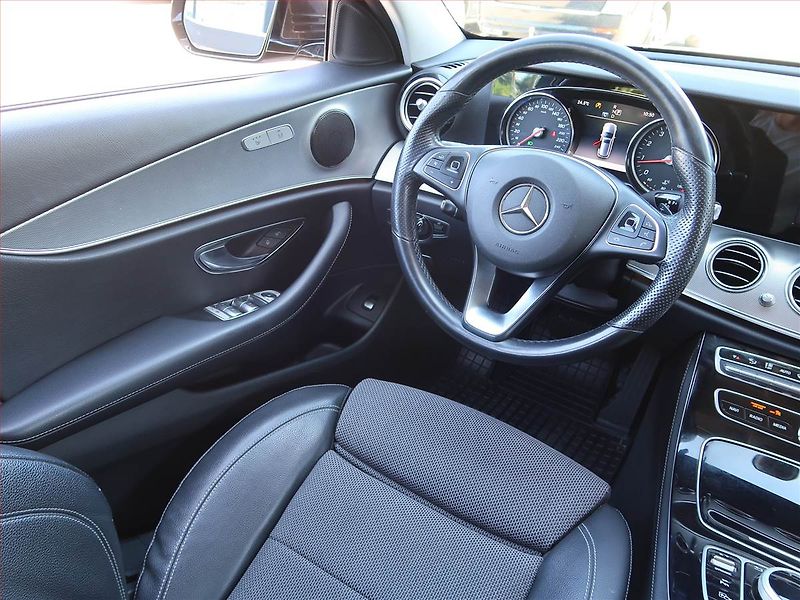 Mercedes-Benz Třídy E (2016) E 200, Automat, Kůže, Navi - fotka 7 z 19