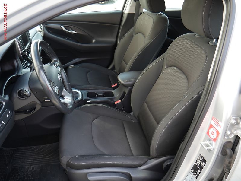 Hyundai i30 (2018) 1.0T-GDi, ČR, AC, temp - fotka 9 z 19