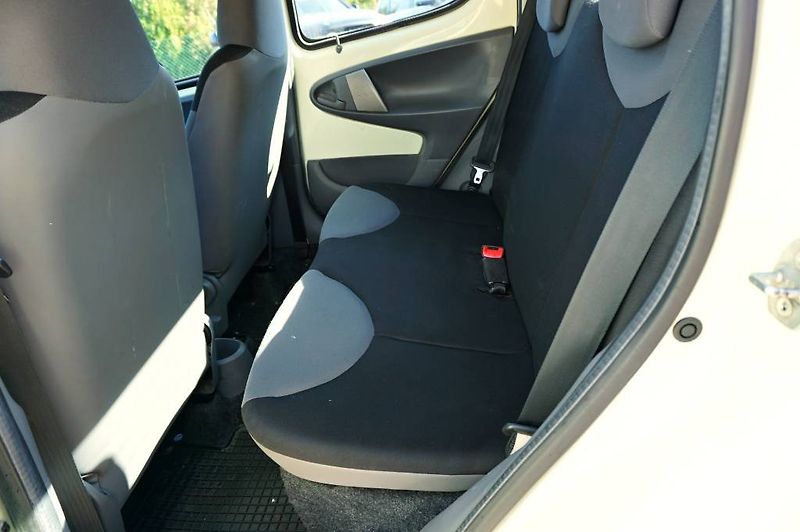 Citroën C1 (2009) 1,0 50 kW - fotka 18 z 26