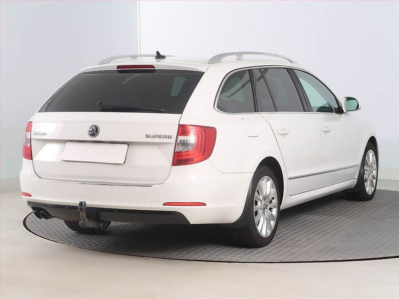 Škoda Superb (2014) 2.0 TDI, Automat, Bi-Xenony - fotka 5 z 18
