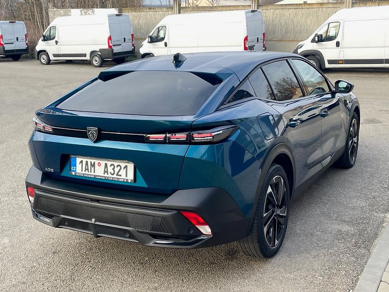 Peugeot 408 (2023) Allure 1,2 PureTech 130k EAT8 - fotka 3 z 7