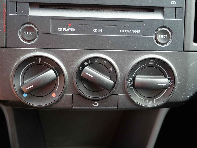 Volkswagen Polo (2004) 1.2 HTP, ČR, STK4/28 - fotka 12 z 14