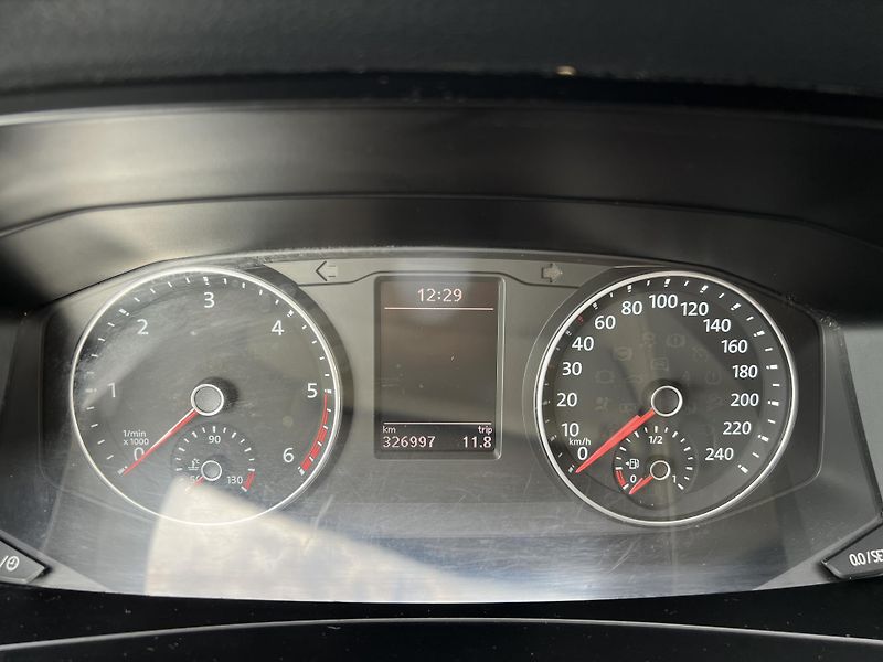 Volkswagen Multivan 2.0TDi 110kw 7MÍST TAŽNÉ ALU - fotka 15 z 38