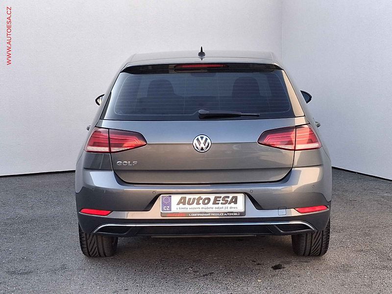 Volkswagen Golf (2018) 1.0TSI, ČR - fotka 5 z 16