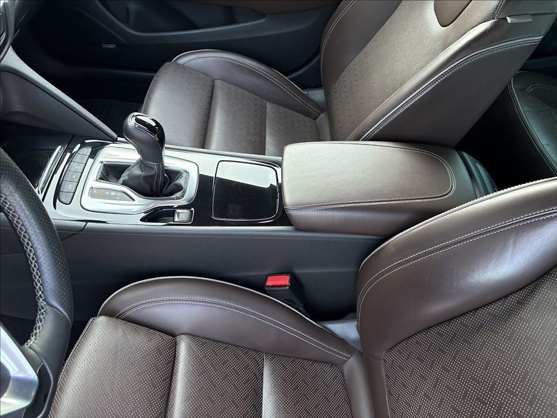 Opel Insignia 2,0 CDTi AWD AT8 Ultimate GS - fotka 19 z 31