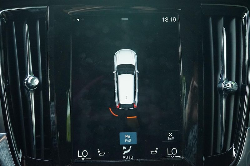 Volvo V90 D4 AWD Diesel NezTopení Záruka - fotka 25 z 35