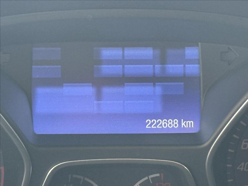 Ford Focus 1,6   TDCi 70kW,TREND,SERVISKA - fotka 10 z 17