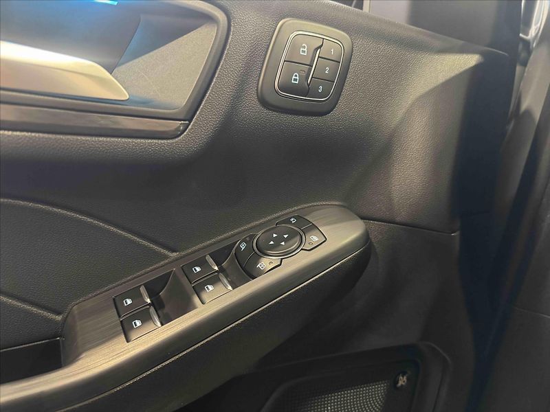 Ford Kuga (2026) 2.5 Duratec PHEV 178 kW/243 ko - fotka 12 z 18