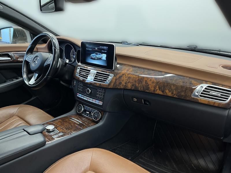 Mercedes-Benz CLS 250 d 4MATIC Shooting Brake - fotka 15 z 24