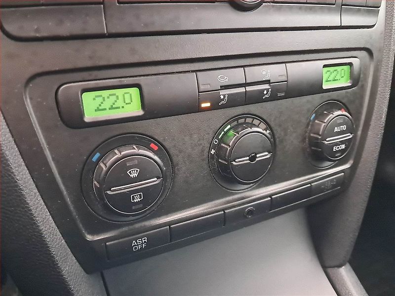 Škoda Octavia (2007) 1.9 TDI DPF, nová STK - fotka 13 z 15