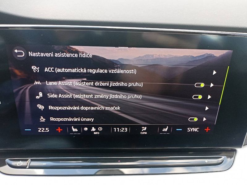 Škoda Octavia (2023) 2.0 TDI DSG Head Up. tažné MAT - fotka 25 z 35