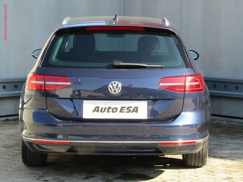 Volkswagen Passat (2015) 2.0 TDi, Highline, TZ - fotka 5 z 19